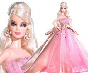Układanka Barbie w różowej sukience