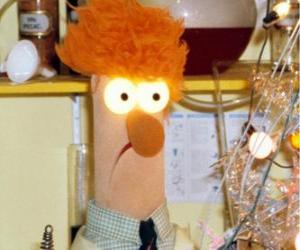 Układanka Beaker robi eksperyment w laboratorium Muppets