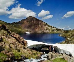 Układanka Carlit jest najwyższy szczyt francuskiego departamentu Pyrenees Orientales