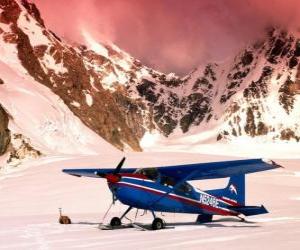 Układanka Cessna 185 na śniegu