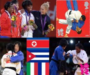 Układanka Dekoracji Judo kobiet - 52 kg, Kum Ae (Korea Północna), Yanet Bermoy Acosta (Kuba), Rosalba Forciniti (Włochy) i Priscilla Gneto (Francja)