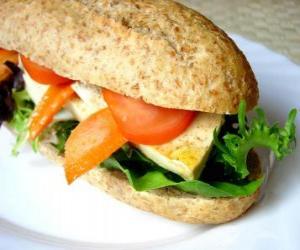 Układanka Dobre przekąski i kanapki z chlebem integralną bar z wielu różnorodnych składników