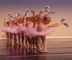 Układanka Dziewcząt robi balet