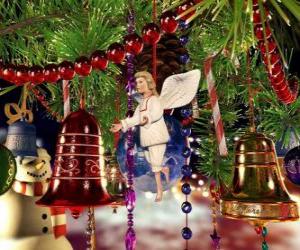 Układanka Dzwonki świąteczne i inne ozdoby wiszące z drzewa