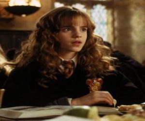 Układanka Hermiona Granger, przyjaciółka Harry&#039;ego, czytanie książki w szkole