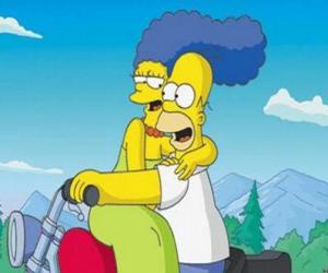 Układanka Homer i Marge Simpsons w motocykl