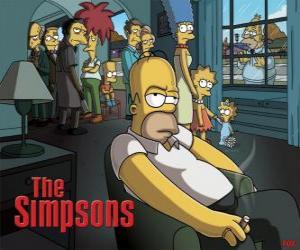 Układanka Homer Simpson na kanapie, podczas gdy inne wędzone w zamyśleniu patrzy na niego