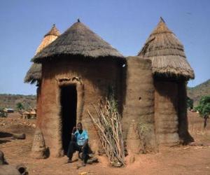 Układanka Koutammakou - kraj, którego Batammariba wieża niezwykłe błota domów (Takienta) pochodzić będzie postrzegane jako symbol Togo