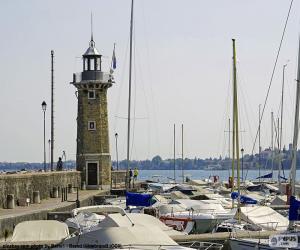 Układanka Latarnia morska w miejscowości Desenzano del Garda, Włochy