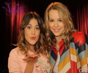 Układanka Martina Stoessel i Bridgit Mendler