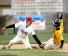 Baseball runner osiągnie bazy z nóg nie skreśla się