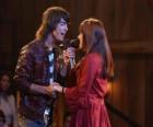 Shane (Joe Jonas) śpiewanie Mitchie Torres (Demi Lovato) w Final Jam