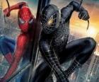 Spiderman czarnym garniturze z połączenia się (i jego garnitur) wraz z czarnej symbiont z kosmosu