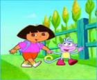 Dora, dziewczyna Explorer, obok małp Boots zwiedzania