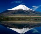Fuji Yama wulkan jest najwyższą górą w kraju, z 3776 metrów Japonia