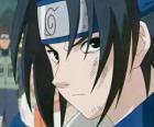 Ninja Sasuke Uchiha od słynnego klanu Uchiha jest częścią grupy 7