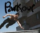 Parkour to sposób klimatyzacji ciała i umysłu poprzez uczenie się, jak pokonać przeszkody szybko i sprawnie