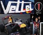 Sebastian Vettel, mistrz świata Formuły 1 2011 roku z Red Bull Racing, jest najmłodszym mistrzem świata