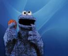 Cookie Monster zjada ciasteczko
