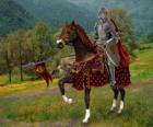 Rycerz z kask i pancerzy i jego spear gotowy montowane na swoim koniem
