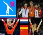 Gimnastyka dekoracji poziomy pasek, Epke Zonderland (Niderlandy), Fabian Hambuchen (Niemcy) i Zou Kai (Chiny), London 2012