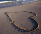 Wielkie serce w piasku