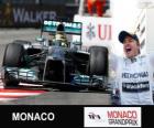 Nico Rosberg świętuje swoje zwycięstwo w Grand Prix Monako w 2013 roku