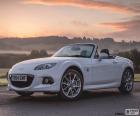 Mazda MX-5 to dwumiejscowy Cabrio Samochód sportowy