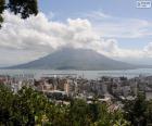 Kagoshima jest kapitał miasta prefektury Kagoshima, regionie Kyushu na wyspie Kiusiu. Celu wulkan Sakurajima