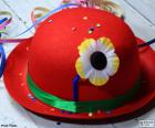 Melonik czerwony kapelusz z kwiatem