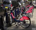 Santander Cycles, znany jako Boris Bikes, jest wypożyczalnia rowerów publicznych w Londynie