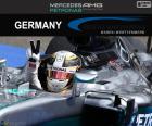 Lewis Hamilton obchodzi jego szóste zwycięstwo w sezonie w Grand Prix Niemiec 2016