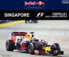 Australijski kierowca Daniel Ricciardo, drugie miejsce w Grand Prix Singapuru 2016 z jego Red Bull