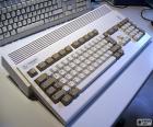 W latach 1985-1994 Commodore sprzedawany seria komputerów Amiga jako następca C64. Tutaj widzimy Commodore Amiga 1200 (1992-1994)