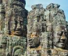 Starożytne kamienne twarze, król Dżajawarman VII w świątyni Bayon, Angkor Wat, Kambodża