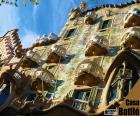 Casa Batlló jest modernistyczny budynek w Barcelonie, dzieło architekta Antonio Gaudiego