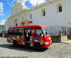 Autobus turystyczny małych do Antigua, Gwatemali