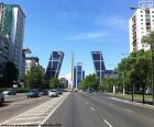 Paseo de la Castellana jest jednym z głównych alei w Madryt