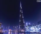 Burj Khalifa, jest najbardziej słynny drapacz chmur w Dubai i najwyższy budynek na świecie z 828 metrów