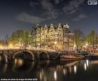 Piękne zdjęcie z Amsterdamu przez noc, Holandia