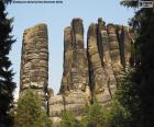 Affensteine to długi łańcuch głęboko rozszczepionych skał w Górach Piaskowca Łabowego, które znajdują się na wschód od Bad Schandau w niemieckim regionie Szwajcarii Saksonii