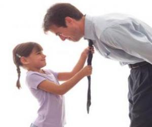 Układanka Tata obserwując jego córki, kiedy węzeł krawata
