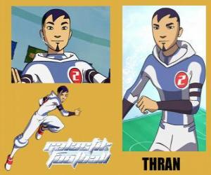 Układanka Thran jest obrony w piłce nożnej Galactic Snow-Kids z numerem 2