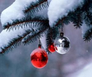 Układanka Trzy kule Christmas wiszący z drzewa