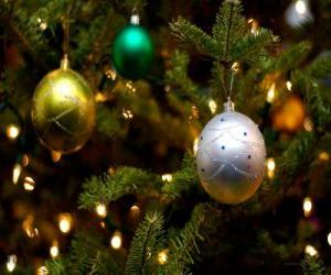 Układanka Trzy kule Christmas wiszący z drzewa