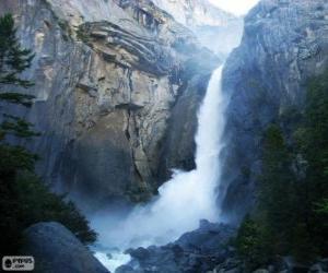 Układanka Wodospad w Parku Narodowym Yosemite
