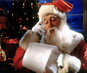 Układanka Święty Mikołaj czy Santa Claus sprawdzanie listy nazwisk dostarczyć prezenty na Boże Narodzenie